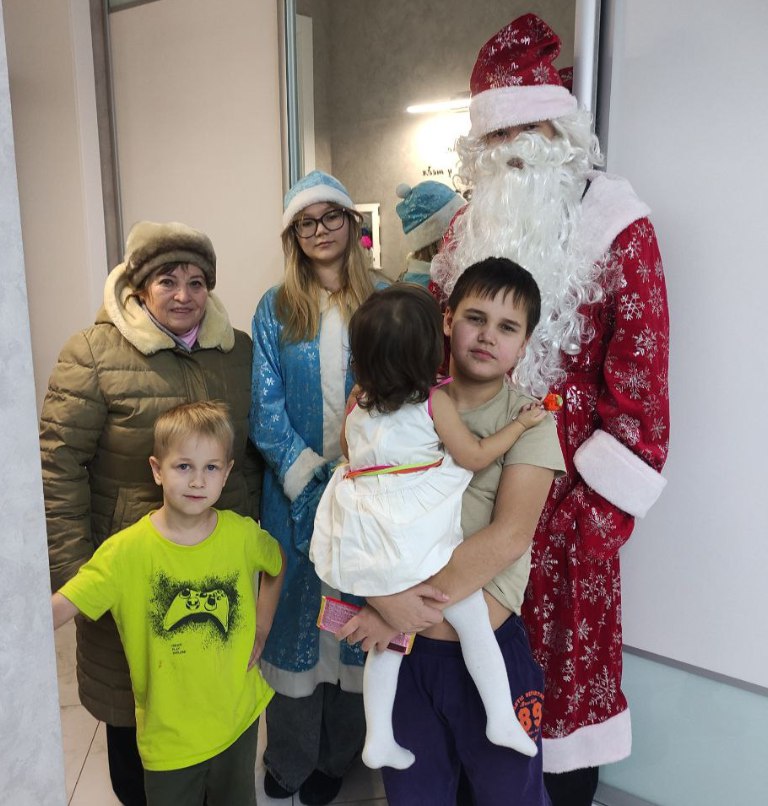 В преддверии Нового 2026 года на территории Ленинского района стартовала ежегодная благотворительная акция «Деда Мороза вызывали?!» В преддверии Нового 2026 года на территории Ленинского района стартовала ежегодная благотворительная акция «Деда Мороза вызывали?!»