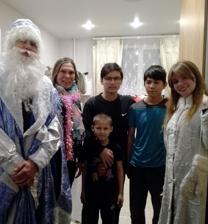 В преддверии Нового 2026 года на территории Ленинского района стартовала ежегодная благотворительная акция «Деда Мороза вызывали?!»