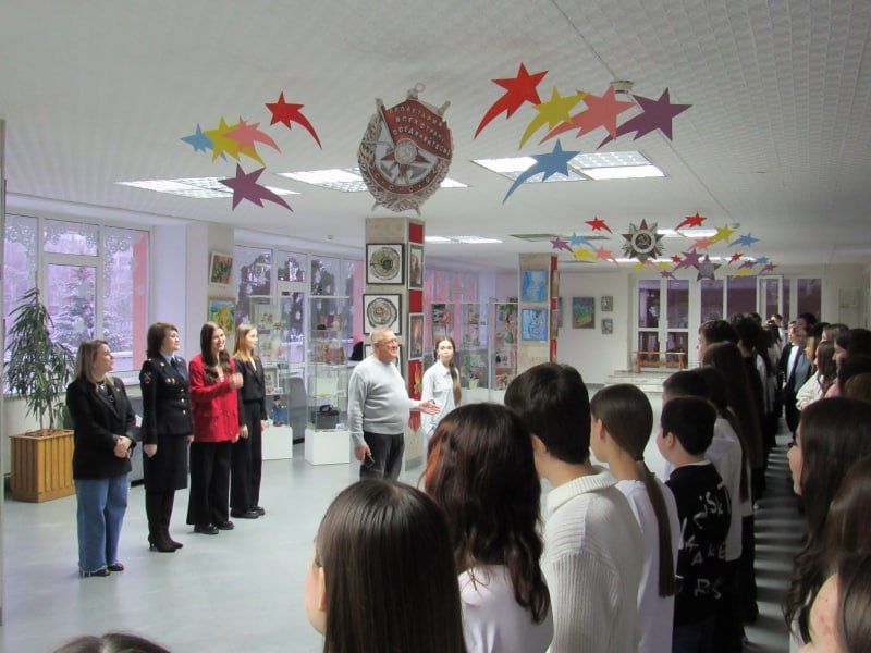 В Чувашии сотрудники полиции и активисты регионального отделения «Движения первых» приняли участие в творческом конкурсе в Детской полицейской академии