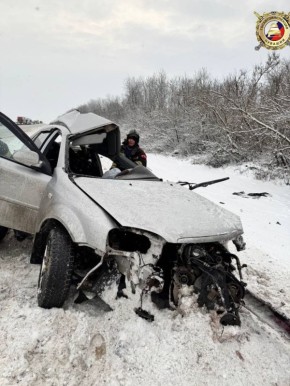 «Шевроле» столкнулся с грузовой фурой в Цивильском округе