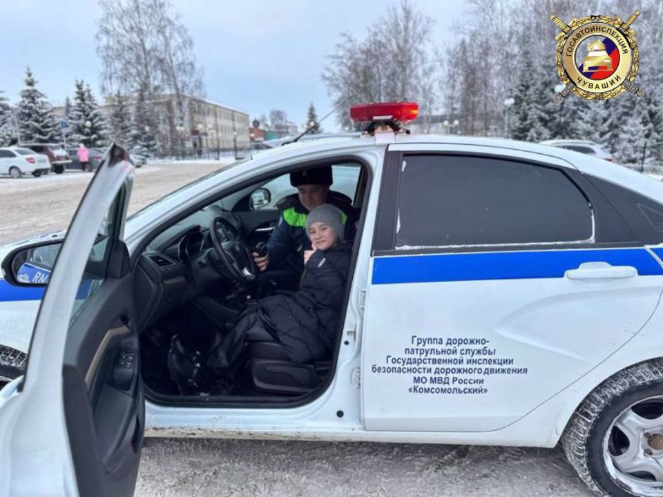 Новогодняя сказка для юных инспекторов движения из Комсомольского округа!