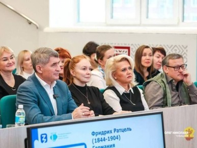 Диалог о силе и единстве: в Чувашии обсудили исторический путь России и её роль в современном мире