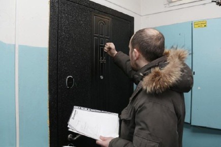 Как вести себя, когда банк угрожает выездом взыскателей: полезные советы