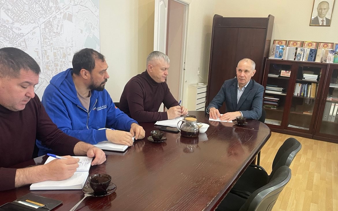 Глава города Александр Алексеев провел рабочее совещание по состоянию дорог