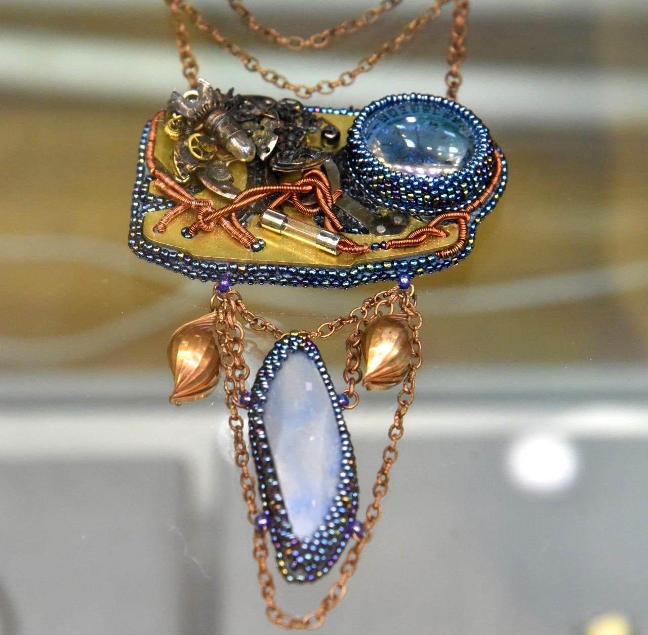 «Бисер как искусство» — выставка, где каждая бусина рассказывает историю «Бисер как искусство» — выставка, где каждая бусина рассказывает историю