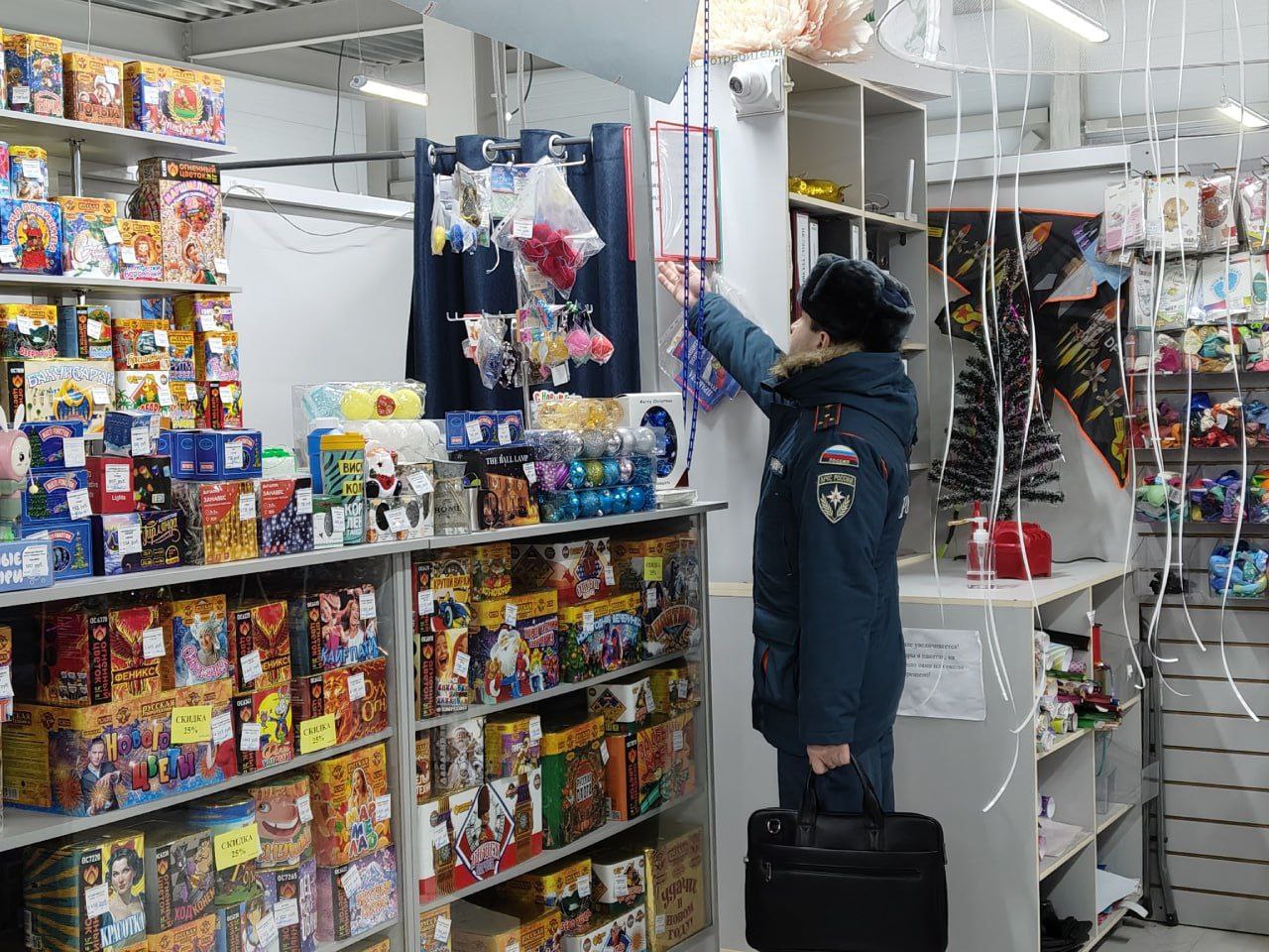 За безопасный праздник. В Чебоксарах подвели итоги рейдов по торговле пиротехникой