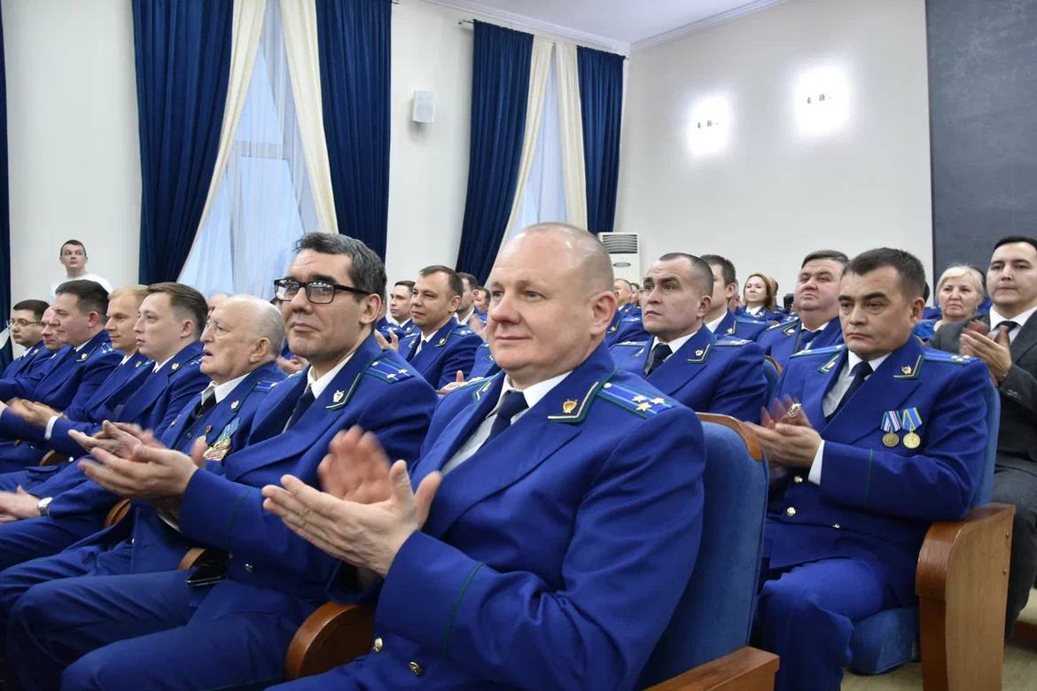 В прокуратуре Чувашии состоялось торжественное мероприятие, посвященное Дню работника прокуратуры В прокуратуре Чувашии состоялось торжественное мероприятие, посвященное Дню работника прокуратуры