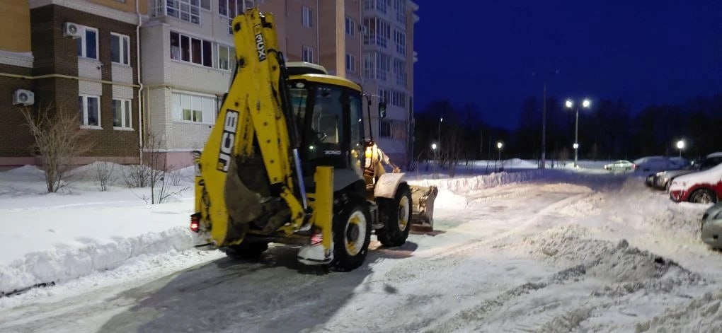 В Чебоксарах коммунальные службы не сбавляют темпы по уборке снега В Чебоксарах коммунальные службы не сбавляют темпы по уборке снега