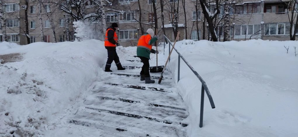 В Чебоксарах коммунальные службы не сбавляют темпы по уборке снега