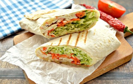 Сегодня, в неофициальный Всемирный день шаурмы, мы узнаем секретный рецепт этого блюда у врача-гастроэнтеролога Центральной городской больницы Тамары Васильевой