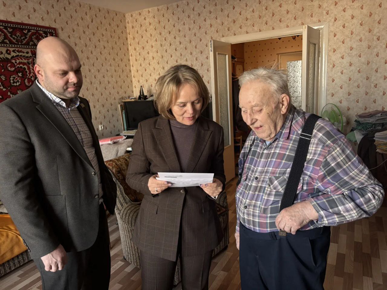 Житель Чебоксар, ветеран труда и труженик тыла Владлен Михайлович Шибанов отмечает своё 95-летие Житель Чебоксар, ветеран труда и труженик тыла Владлен Михайлович Шибанов отмечает своё 95-летие