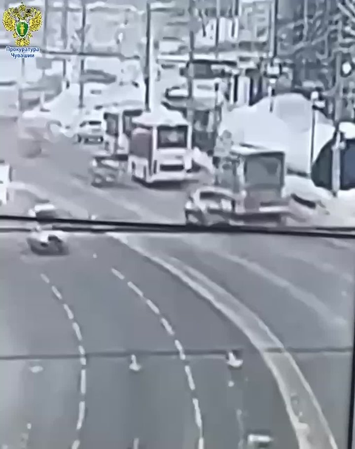 Прокуратура Калининского района г.Чебоксары взяла на контроль проверку по факту возгорания пассажирского автобуса