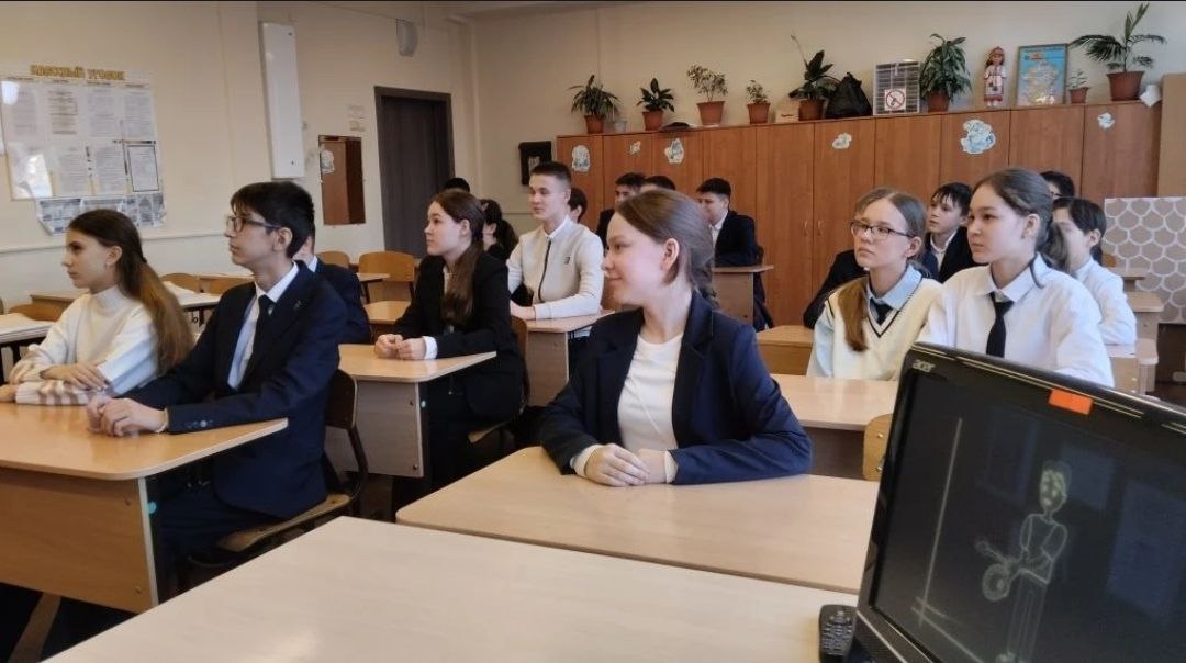 В школах Чебоксар продолжаются профориентационные занятия «Россия - мои горизонты»! В школах Чебоксар продолжаются профориентационные занятия «Россия - мои горизонты»!