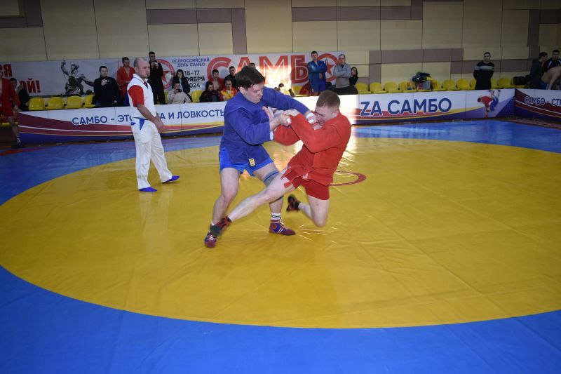 В Чувашии в рамках открытого чемпионата региональной организации «Динамо» по самбо определили сильнейших спортсменов В Чувашии в рамках открытого чемпионата региональной организации «Динамо» по самбо определили сильнейших спортсменов