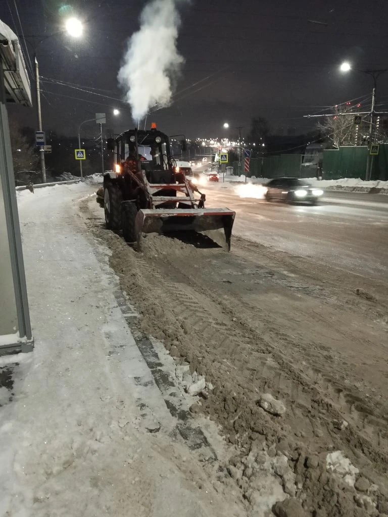Морозы не страшны: в Чебоксарах убирают снег круглые сутки Морозы не страшны: в Чебоксарах убирают снег круглые сутки