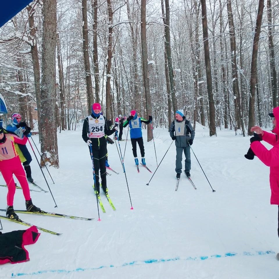 Лыжня зовет! В минувшие выходные в Берендеевском лесу прошли открытые лыжные гонки на первенство Московского района г. Чебоксары Лыжня зовет! В минувшие выходные в Берендеевском лесу прошли открытые лыжные гонки на первенство Московского района г. Чебоксары
