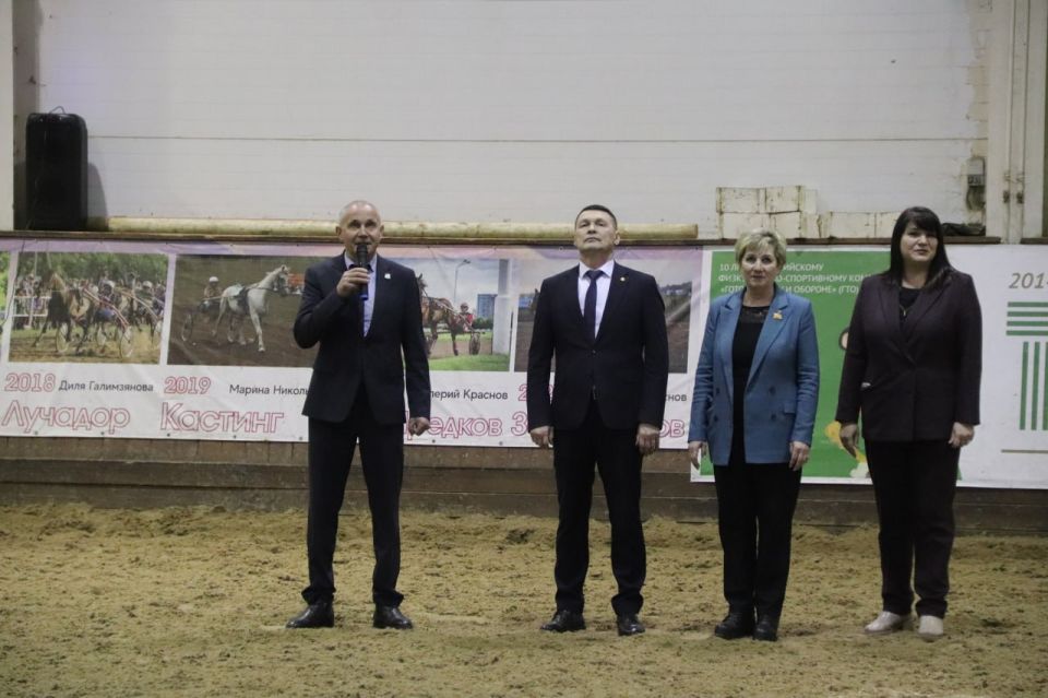 В Конно-спортивной школе города состоялся показ мюзикла «Бременские музыканты»
