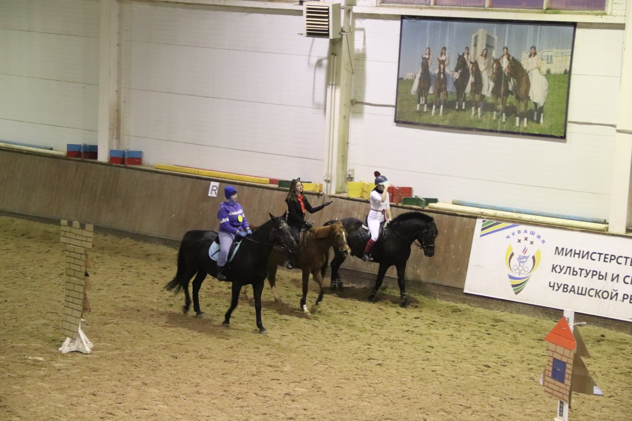 В Конно-спортивной школе города состоялся показ мюзикла «Бременские музыканты» В Конно-спортивной школе города состоялся показ мюзикла «Бременские музыканты»