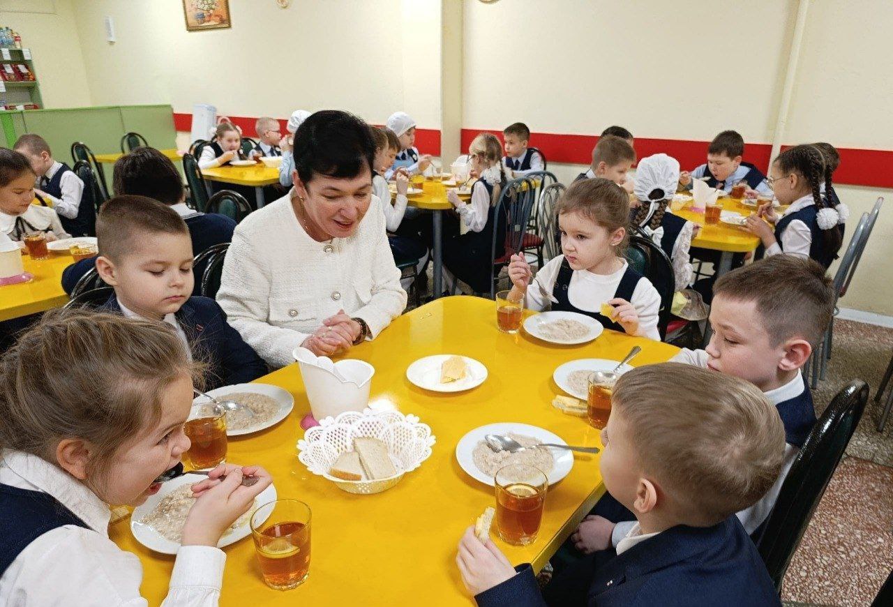 В чебоксарских школах продолжается реализация проекта «Завтрак с директором»! В чебоксарских школах продолжается реализация проекта «Завтрак с директором»!