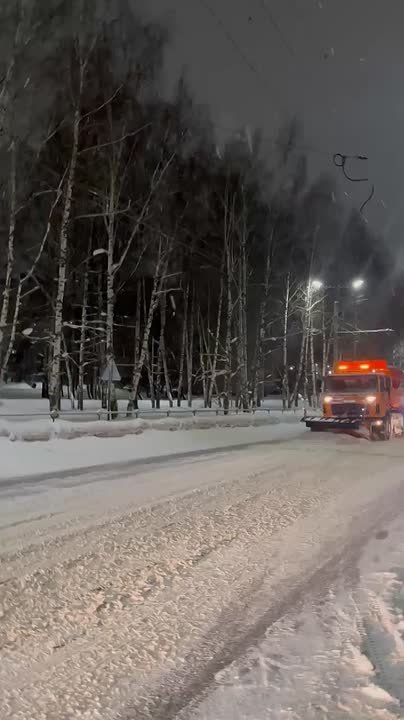 Снегопад закончился около 6 утра