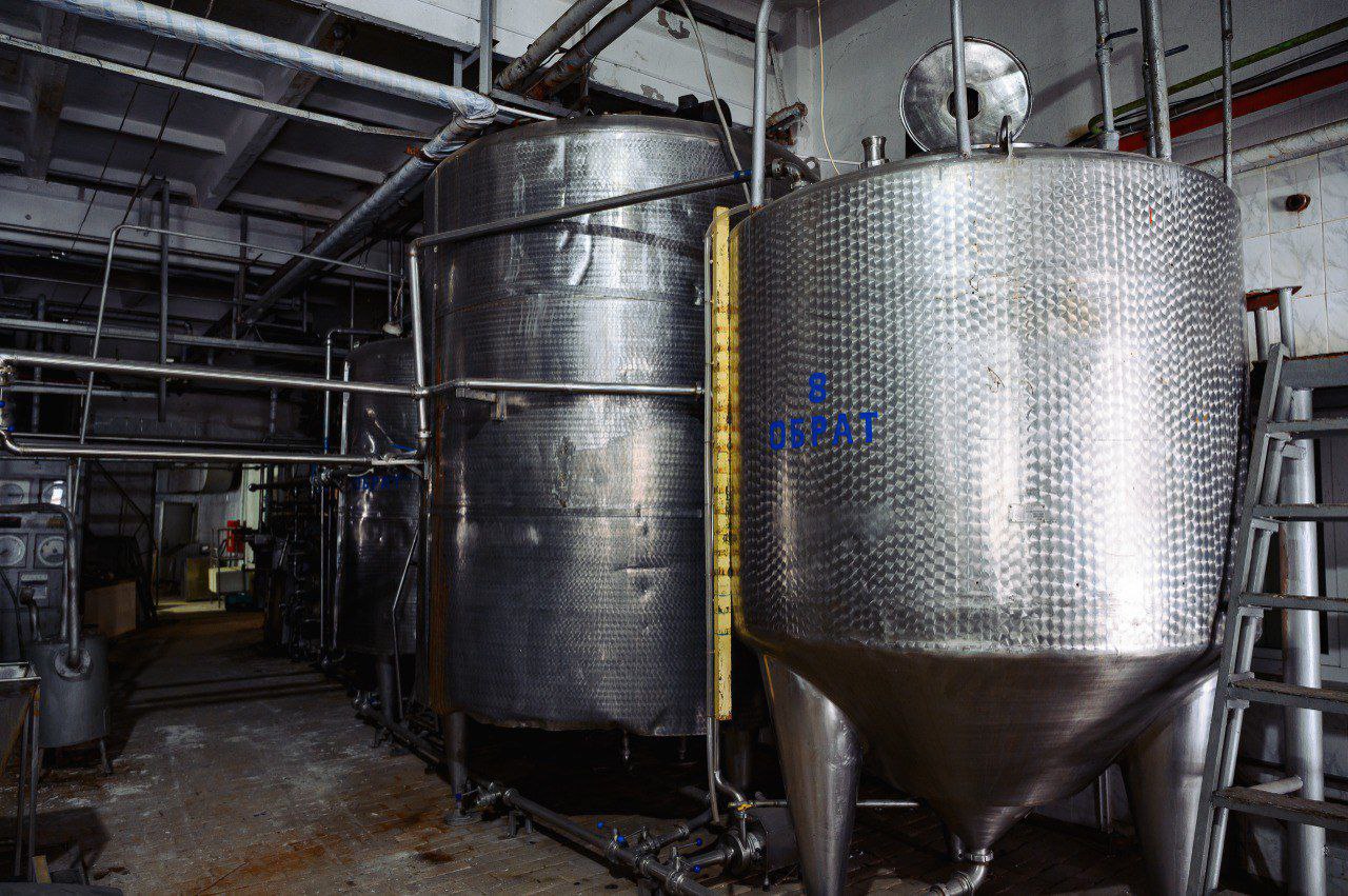 Видите эти фотографии? Это бывший молочный завод в Цивильском округе Видите эти фотографии? Это бывший молочный завод в Цивильском округе