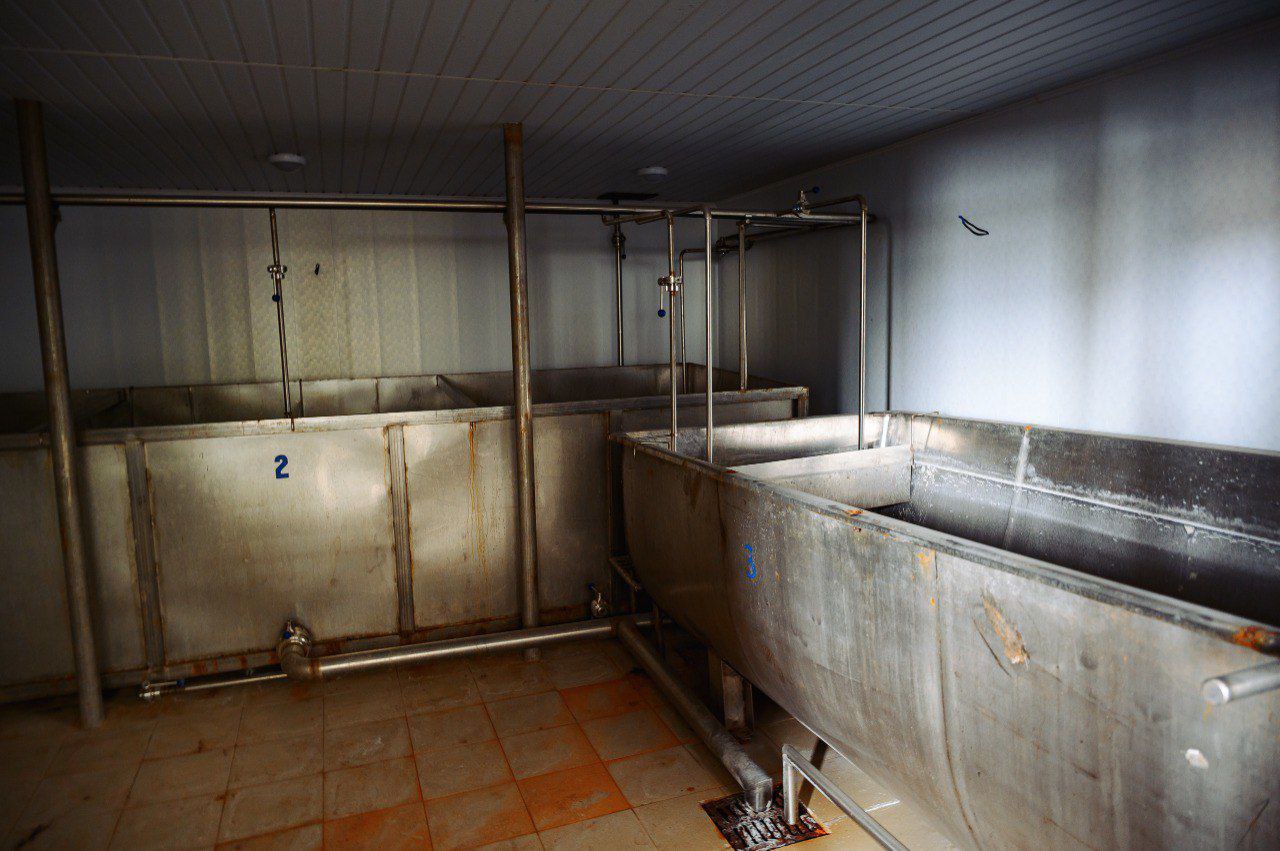 Видите эти фотографии? Это бывший молочный завод в Цивильском округе Видите эти фотографии? Это бывший молочный завод в Цивильском округе