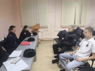 Полицейские Чебоксар провели ОПМ «Ночной город»: выявлено семеро подростков, гуляющих без сопровождения родителей, трое из которых находились в состоянии опьянения