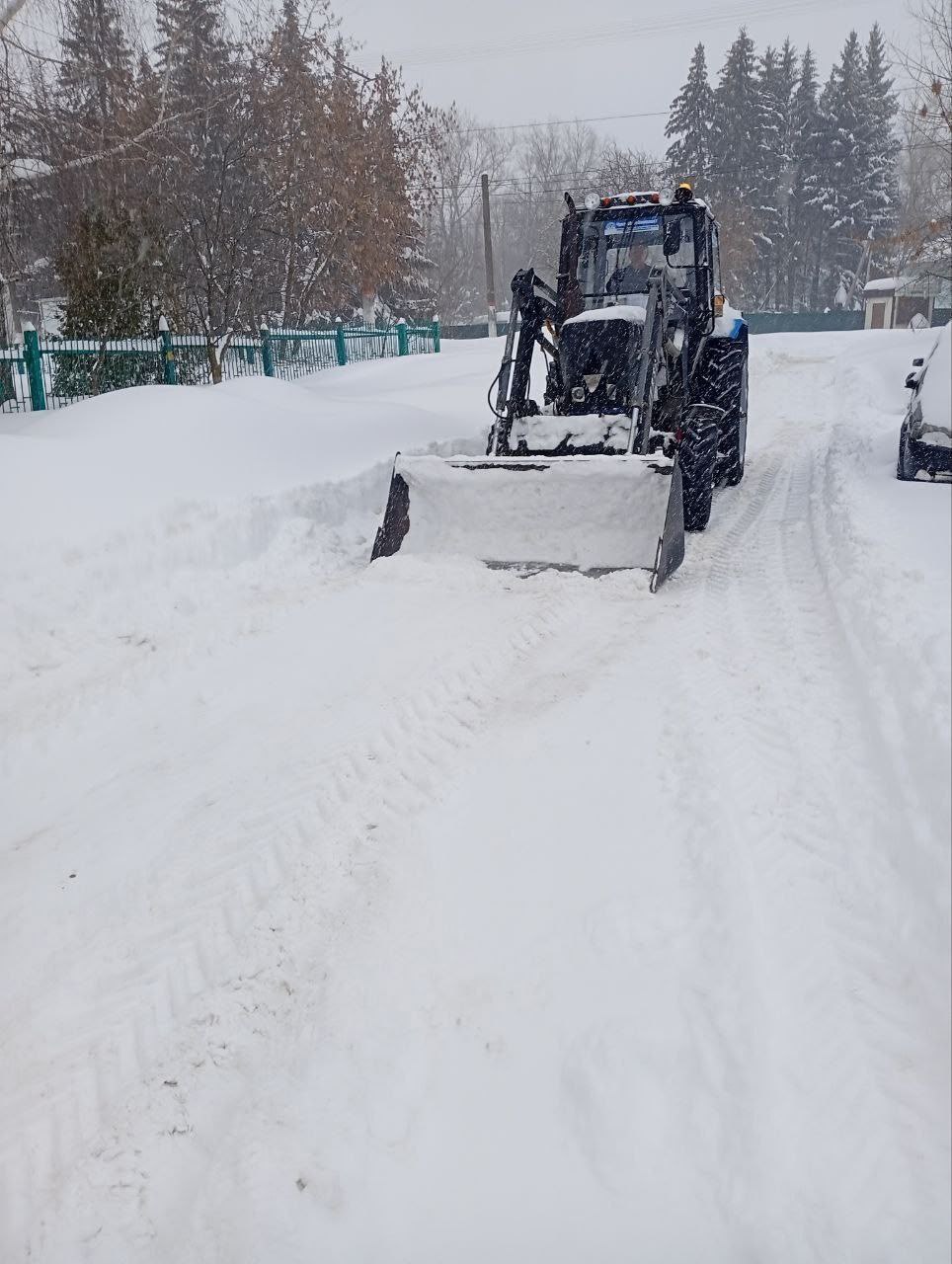 Командная уборка снега в Чебоксарах продолжается! В столице - жёлтый уровень опасности, за сутки выпало больше 20 см снега Командная уборка снега в Чебоксарах продолжается! В столице - жёлтый уровень опасности, за сутки выпало больше 20 см снега
