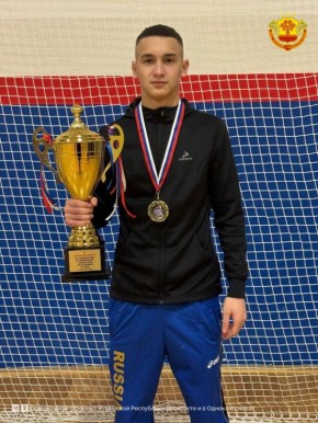 Воспитанник спортивной школы «Улап» Яльчикского округа Давид Крысов стал чемпионом Чувашии в весовой категории до 56,7 кг. Он также выполнил норматив кандидата в мастера спорта России