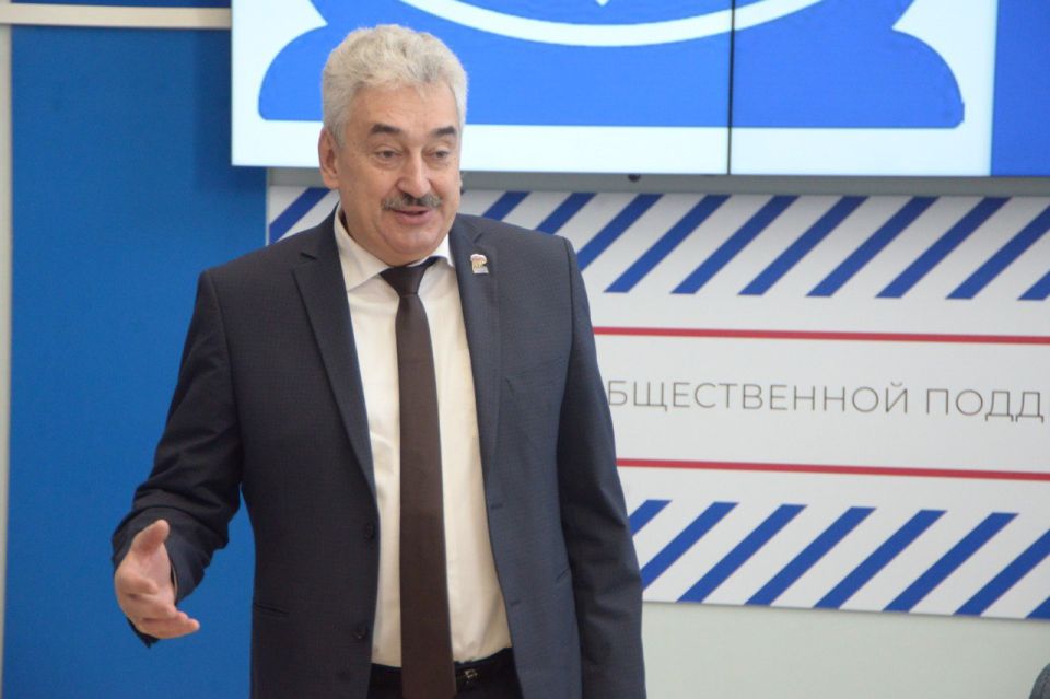 Леонид Черкесов: В преддверии Дня российской науки вместе с председателем Совета ректоров вузов нашей республики, депутатом Госсовета Андреем Александровым вручил награды партии «Единая Россия» нашим выдающимся...