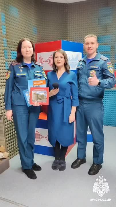 "СПАСАТЕЛИ НА СТРАЖЕ".. В этом выпуске будем говорить о героической и почётной профессии пожарного. Как стать сотрудником МЧС России - этой доблестной службы, в какие учебные заведения пойти учиться - разъяснит заместитель...
