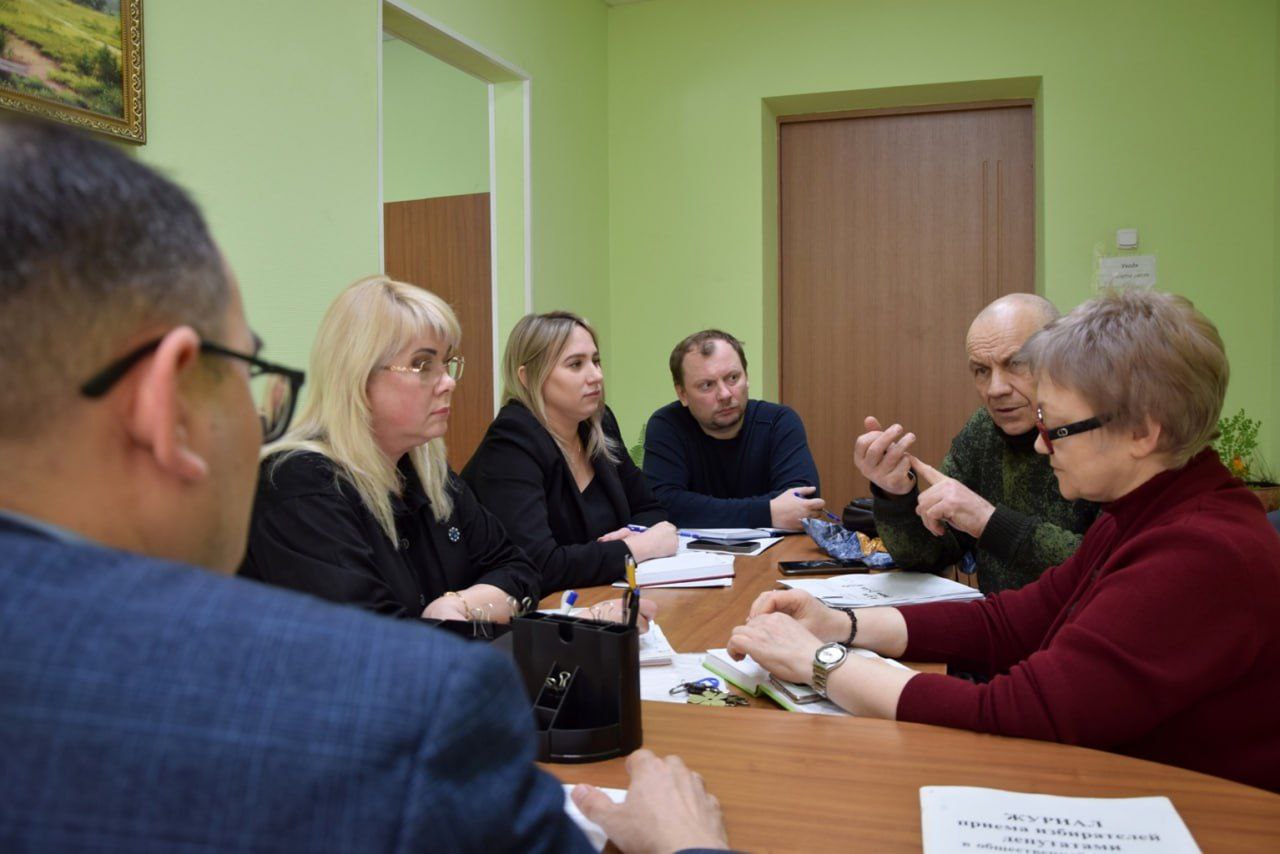 Решаем проблемы вместе: в районных управах состоялись приёмы граждан Решаем проблемы вместе: в районных управах состоялись приёмы граждан