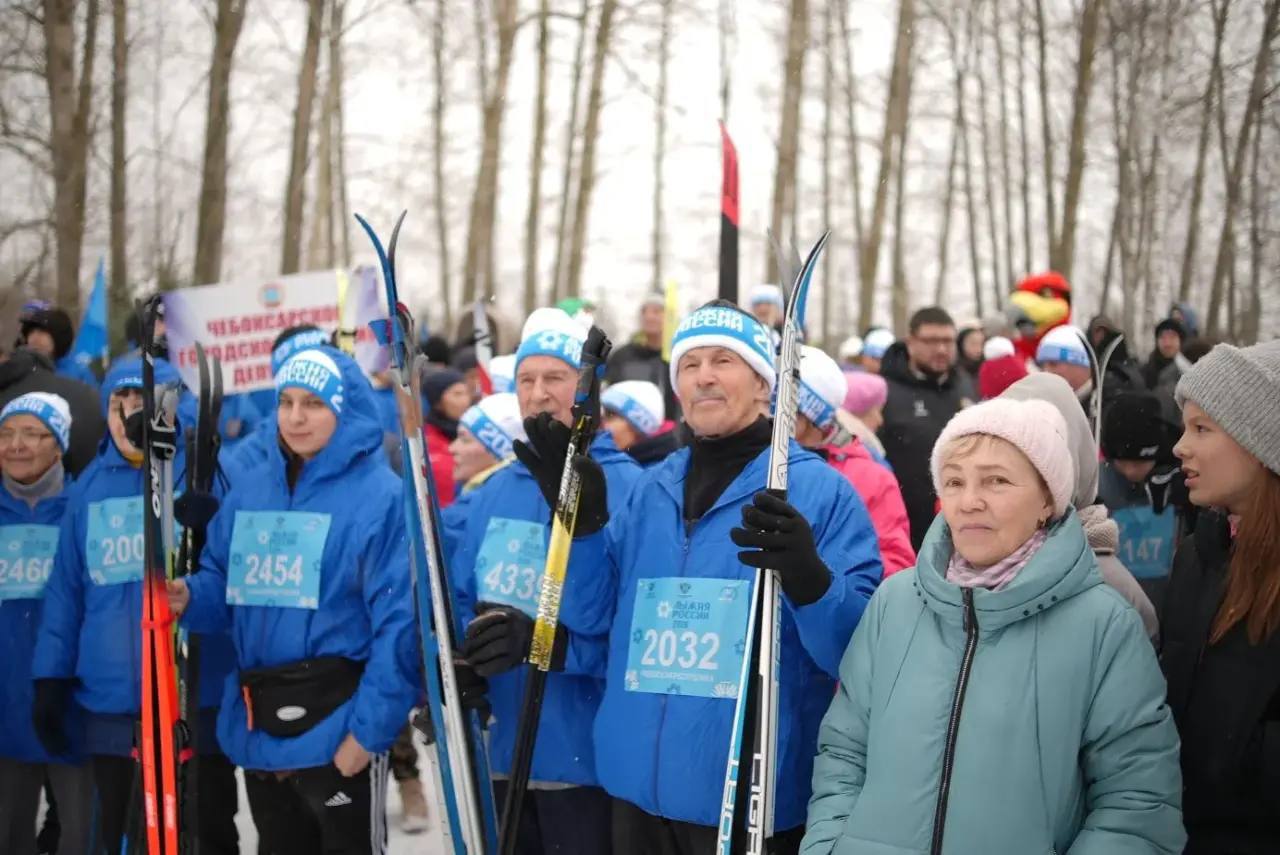 Более 1500 чебоксарцев вышли на старт муниципального этапа «Лыжни России» Более 1500 чебоксарцев вышли на старт муниципального этапа «Лыжни России»