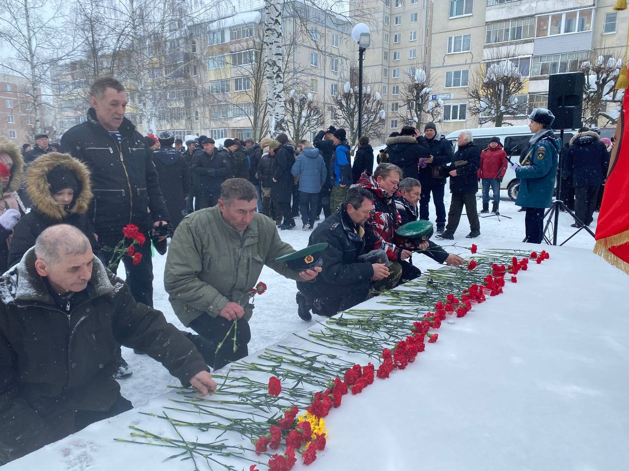 Сегодня в Новочебоксарске прошло памятное мероприятие, посвящённое 37-й годовщине вывода советских войск из Афганистана Сегодня в Новочебоксарске прошло памятное мероприятие, посвящённое 37-й годовщине вывода советских войск из Афганистана
