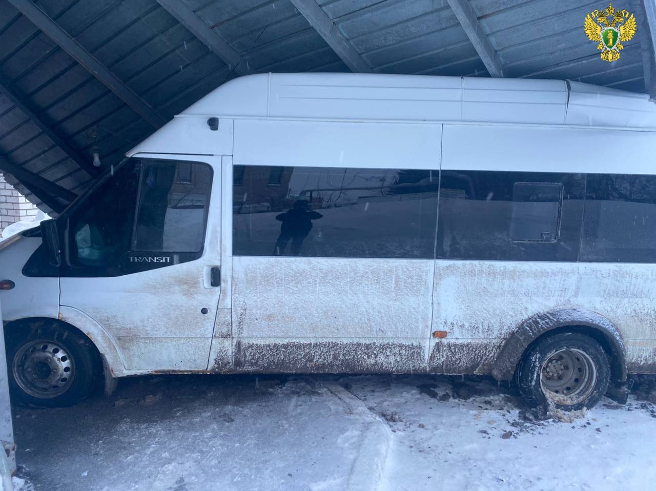 Прокуратура Аликовского района организовала проверку по факту обрушения навеса на автостанции в с. Аликово Прокуратура Аликовского района организовала проверку по факту обрушения навеса на автостанции в с. Аликово