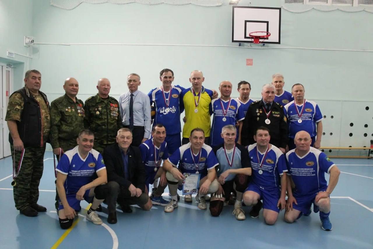 В Чебоксарах прошел турнир по волейболу памяти Героя России Николая Смирнова В Чебоксарах прошел турнир по волейболу памяти Героя России Николая Смирнова