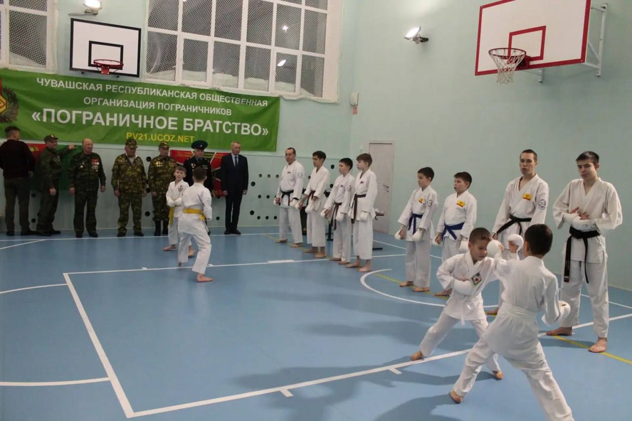 В Чебоксарах прошел турнир по волейболу памяти Героя России Николая Смирнова В Чебоксарах прошел турнир по волейболу памяти Героя России Николая Смирнова