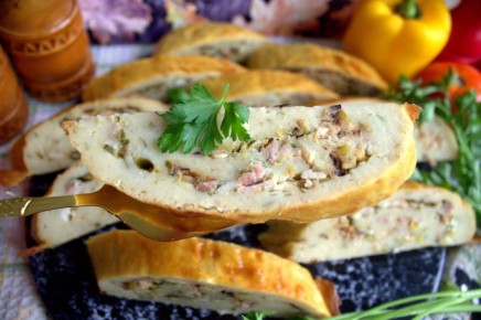 Картофельный рулет с беконом и яйцом: идеальный выбор для вашего стола