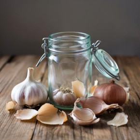 Как настой чеснока и луковой шелухи меняет правила игры в садоводстве