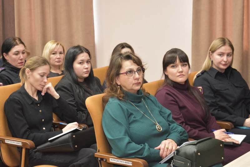 В Чувашии полицейские и общественники обсудили вопросы профилактики детской и подростковой преступности в условиях спецучреждения МВД с работниками прокуратуры и судьями В Чувашии полицейские и общественники обсудили вопросы профилактики детской и подростковой преступности в условиях спецучреждения МВД с работниками прокуратуры и судьями