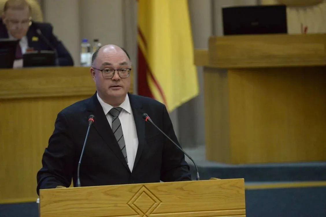 Леонид Черкесов: С коллегами приняли закон, который наделяет Кабинет Министров республики правом самостоятельно утверждать перечень особо опасных инвазивных растений для нашего региона Леонид Черкесов: С коллегами приняли закон, который наделяет Кабинет Министров республики правом самостоятельно утверждать перечень особо опасных инвазивных растений для нашего региона