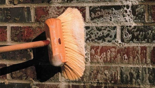 Как избавиться от высолов на кирпиче: советы и рекомендации