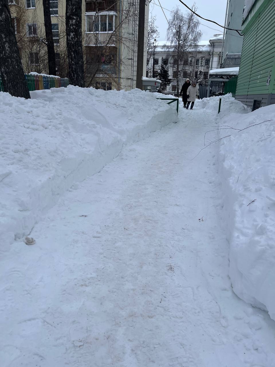 Сегодня с самого утра сотрудники прокуратуры Чувашии одни из первых присоединились к общереспубликанскому сугробнику субботнику Сегодня с самого утра сотрудники прокуратуры Чувашии одни из первых присоединились к общереспубликанскому сугробнику субботнику