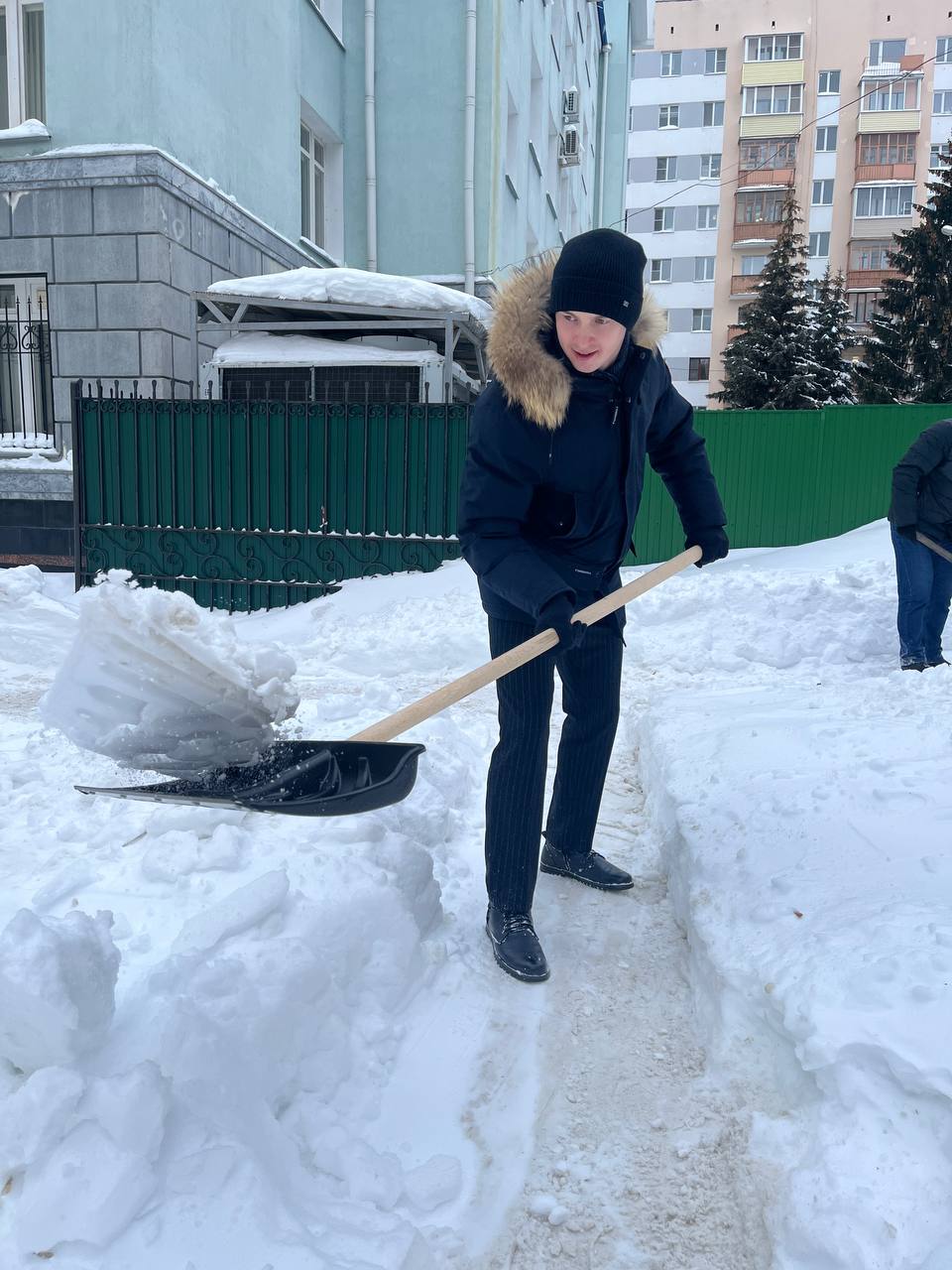 Сегодня с самого утра сотрудники прокуратуры Чувашии одни из первых присоединились к общереспубликанскому сугробнику субботнику Сегодня с самого утра сотрудники прокуратуры Чувашии одни из первых присоединились к общереспубликанскому сугробнику субботнику