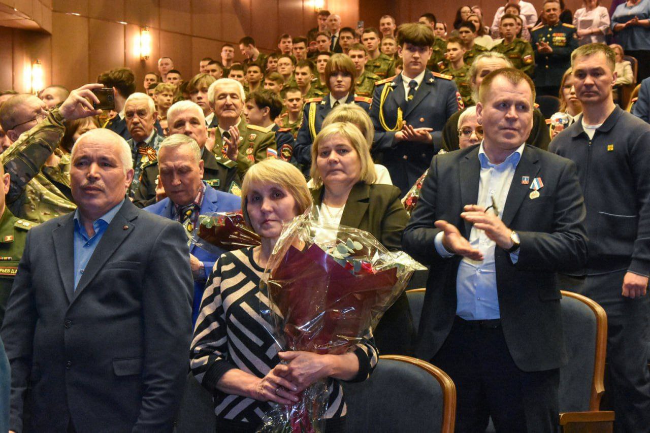 Олег Николаев вручил государственные награды участникам СВО Олег Николаев вручил государственные награды участникам СВО