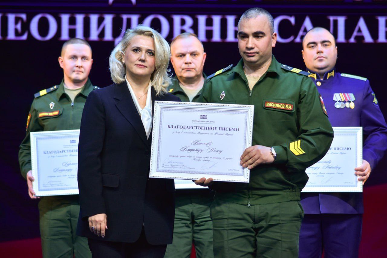 Олег Николаев вручил государственные награды участникам СВО Олег Николаев вручил государственные награды участникам СВО