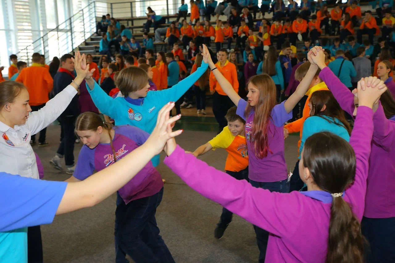 Артековцы стали участниками праздника, посвящённого единству и многообразию культур народов России Артековцы стали участниками праздника, посвящённого единству и многообразию культур народов России