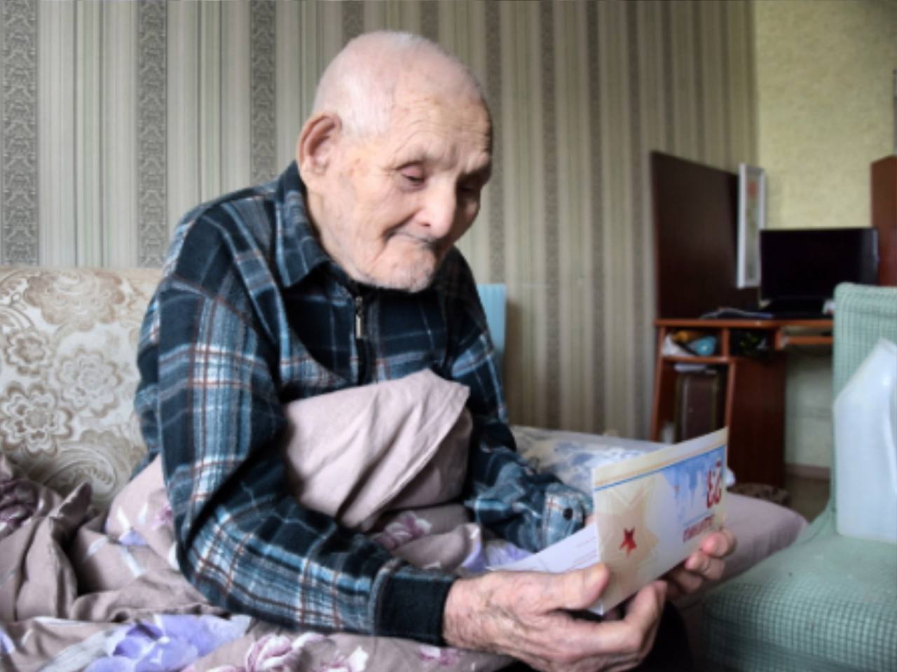 Поклон нашим Героям: в Московском районе поздравили легендарных ветеранов Поклон нашим Героям: в Московском районе поздравили легендарных ветеранов