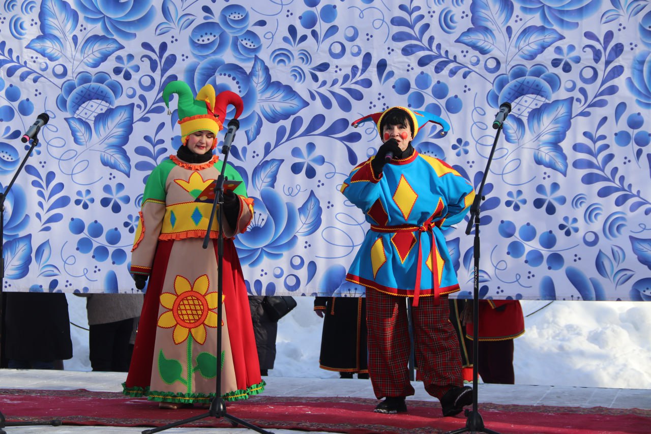 Новочебоксарцы дружно простились с зимой в Ельниковской роще Новочебоксарцы дружно простились с зимой в Ельниковской роще