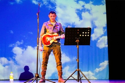 В Чебоксарах прошел концерт добровольца СВО и автора-исполнителя Сергея Пестова